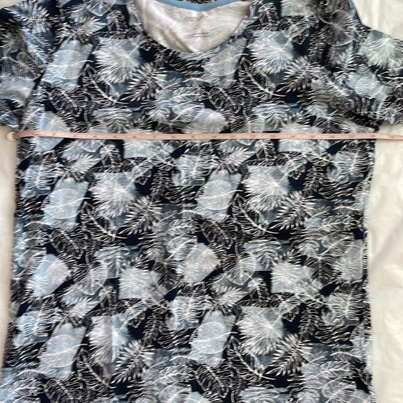 ESMARA T-Shirt with Short Sleeves in Blue/White Size- Medium/8-10 NWOT 2/20$ - Picture 7 of 11